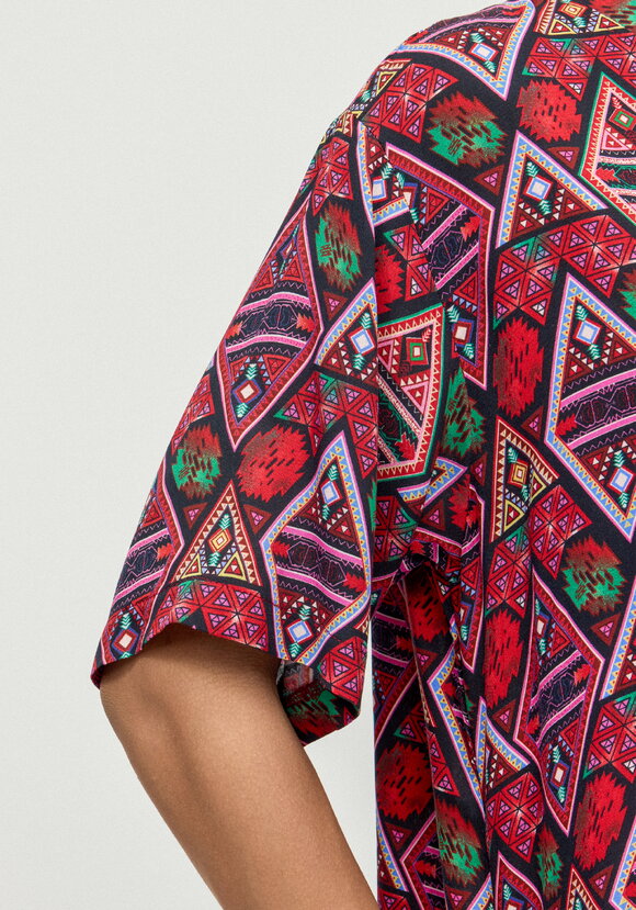 Блуза из штапеля с этническим рисунком шир.  580, рис. 21