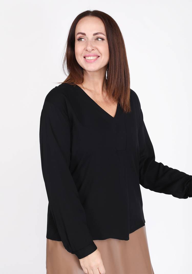 Блузка с V-образным вырезом, свободного кроя шир.  750, рис. 17