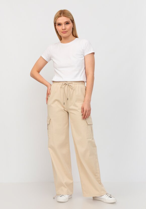 Брюки с боковыми карманами прямые шир.  580, рис. 19