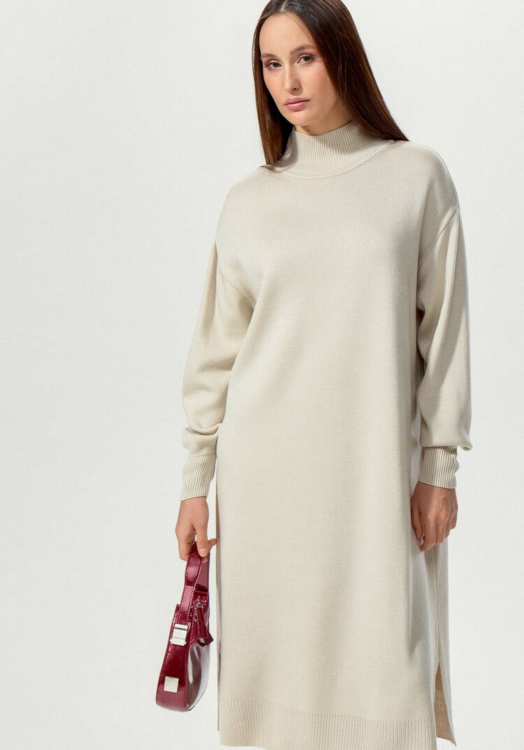 Платье с воротником-стойкой и разрезами шир.  750, рис. 8