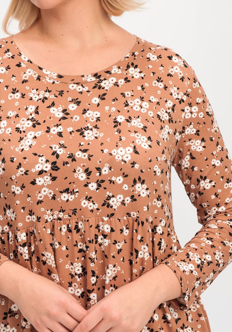 Платье с цветочным рисунком и рукавами 3/4 шир.  750, рис. 14