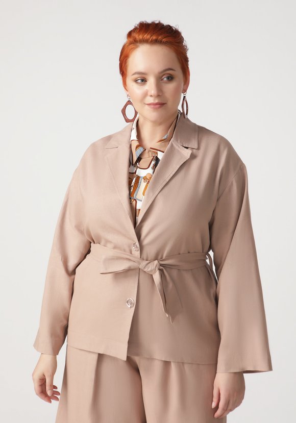 Пиджак с английским воротником и поясом шир.  580, рис. 1