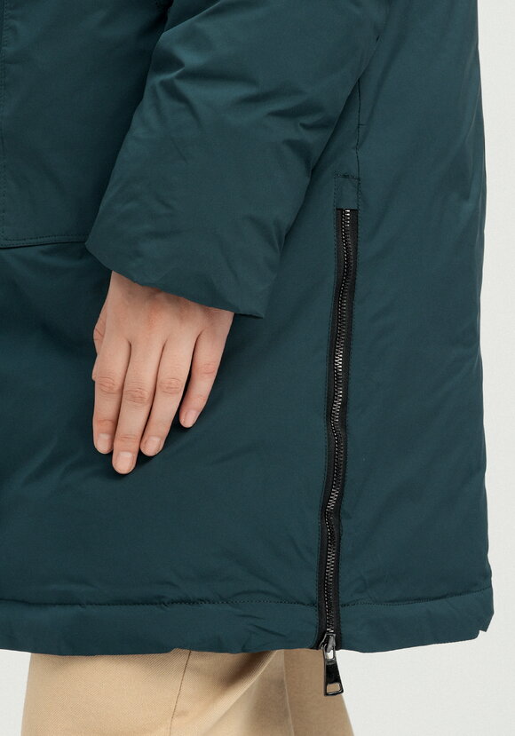 Куртка с меховым капюшоном на молнии шир.  580, рис. 45