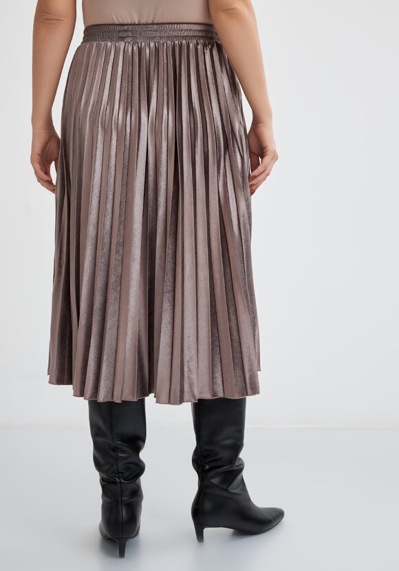 Юбка плиссированная из бархата шир.  580, рис. 8