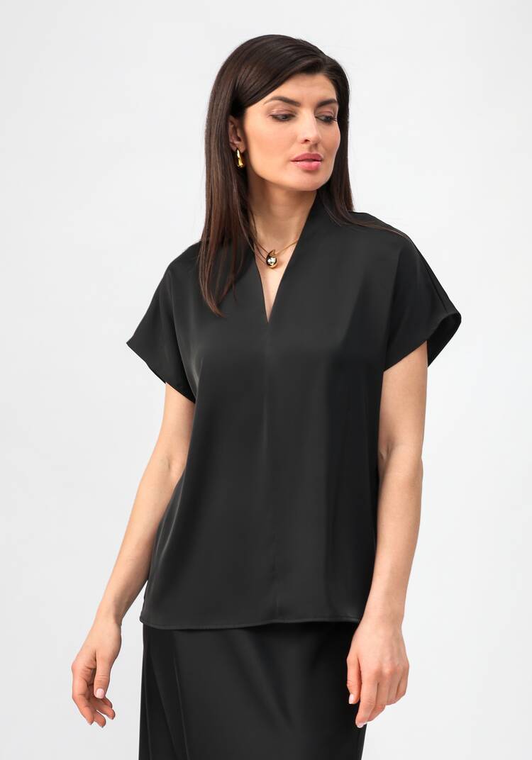 Блуза с V-образным вырезом с коротким рукавом шир.  750, рис. 11