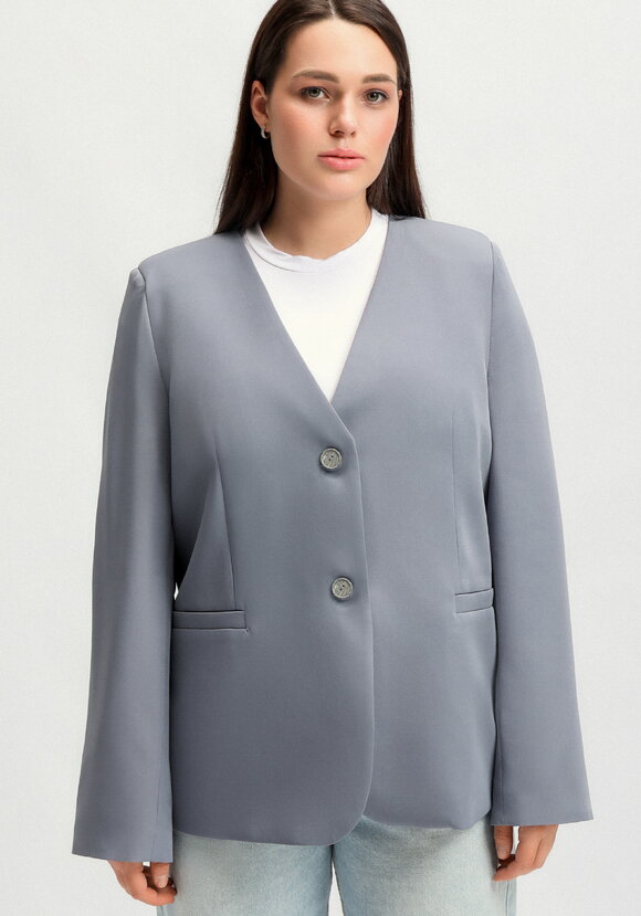 Пиджак с асимметричной шлицей по спинке шир.  580, рис. 11