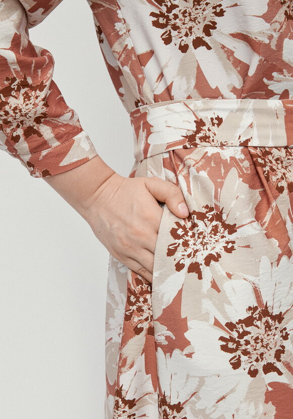 Платье-рубашка с принтом на поясе Вивьен шир.  580, рис. 6
