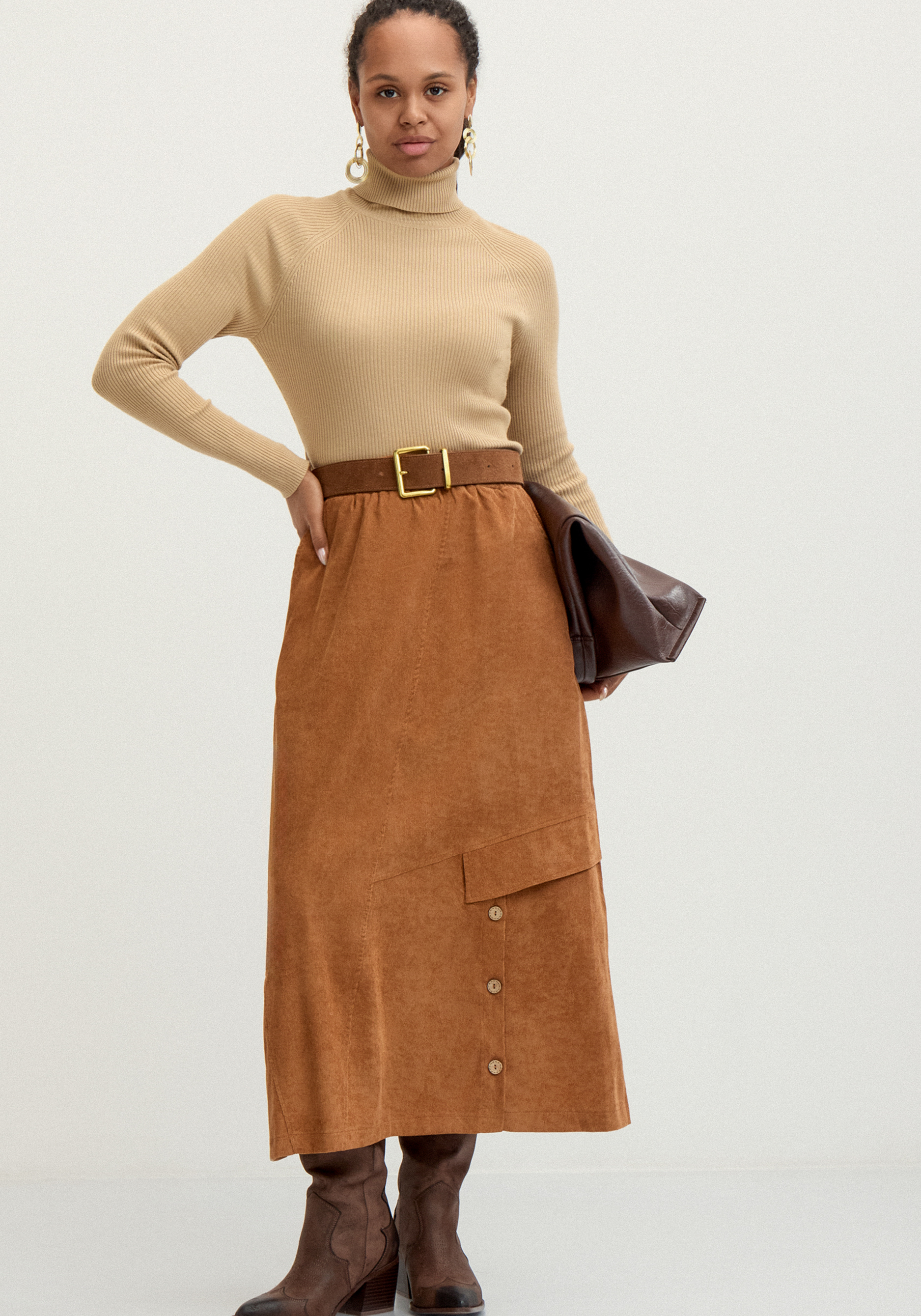 Юбка с декоративными пуговицами и клапаном