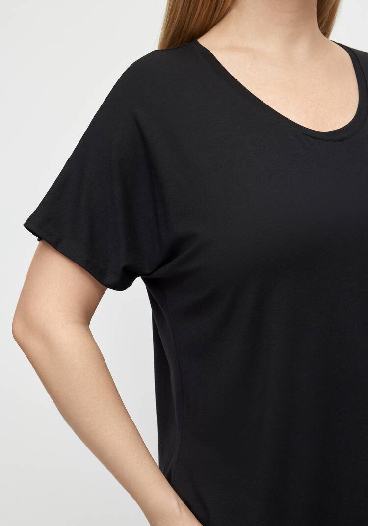 Футболка полуприлегающего силуэта шир.  750, рис. 10