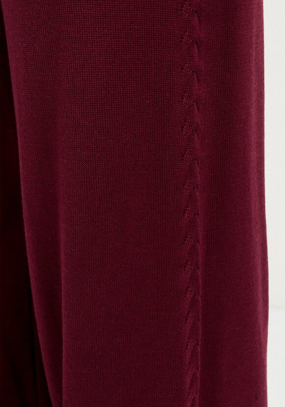 Брюки прямые свободной посадки с лампасами шир.  580, рис. 24