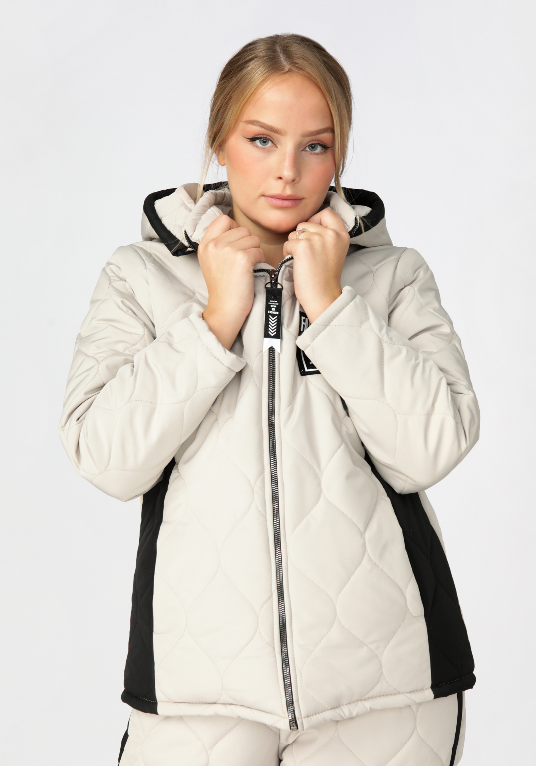 Куртка горнолыжная с капюшоном Bianka Modeno, цвет молочный, размер 54