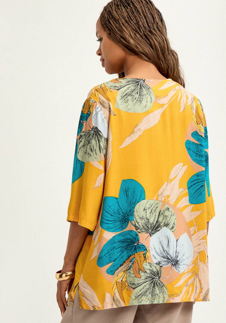 Блуза из штапеля с тропическим принтом шир.  750, рис. 27