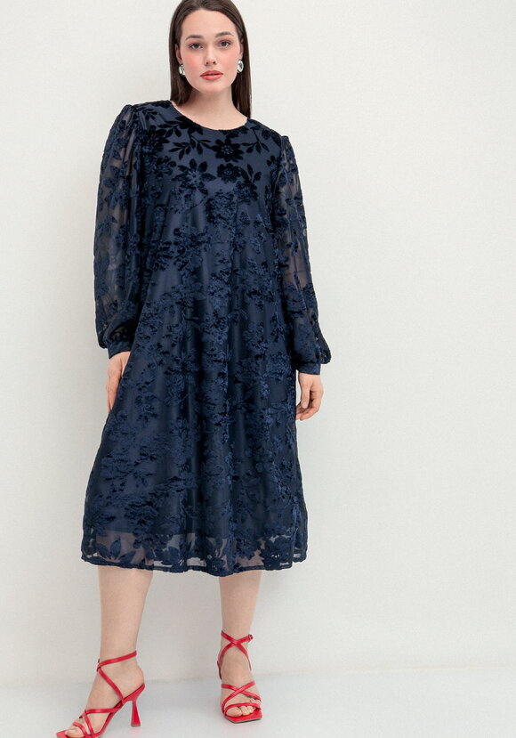 Платье с цветами из бархата шир.  580, рис. 25