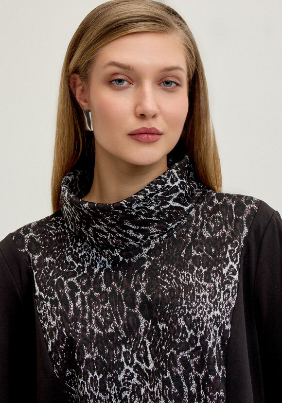 Блуза с анималистичным принтом по груди шир.  580, рис. 13