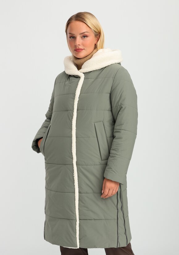 Пальто с капюшоном из меха шир.  580, рис. 13