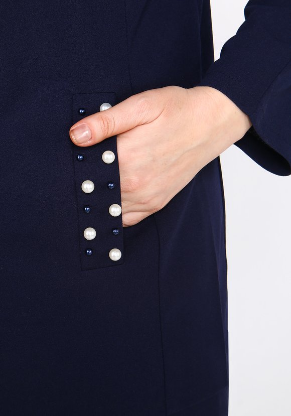 Костюм однотонный с отделкой из бусин шир.  580, рис. 12