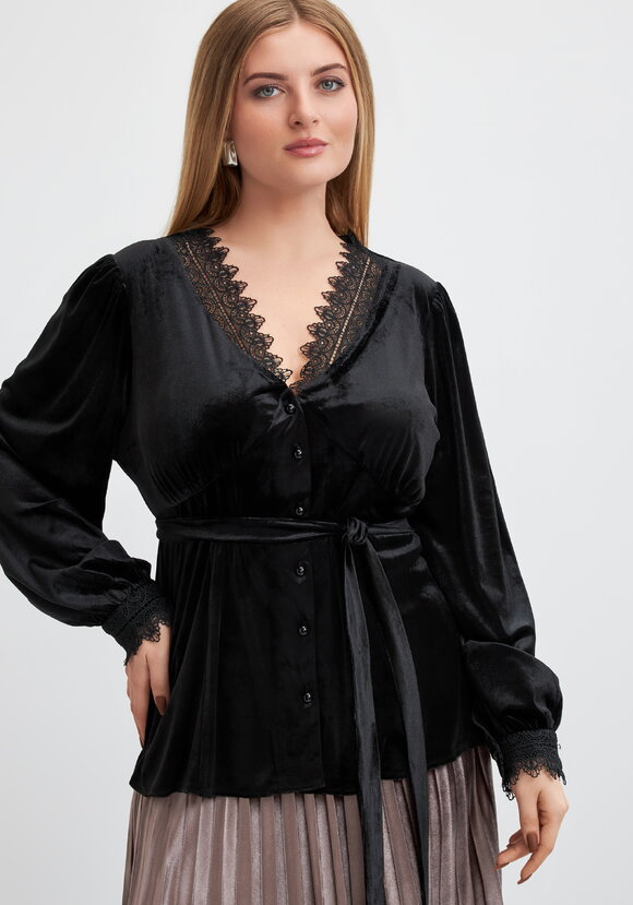 Блуза бархатная со вставками из кружева шир.  580, рис. 1