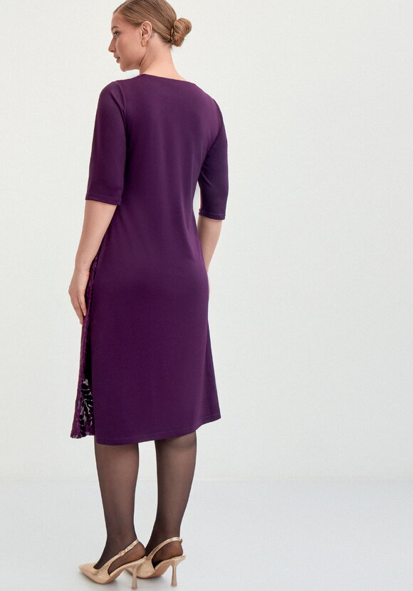 Платье из панбархата и трикотажа шир.  580, рис. 31