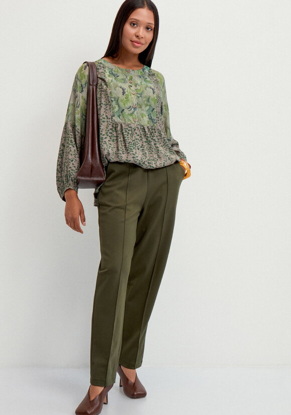 Брюки трикотажные со стрелками шир.  580, рис. 15