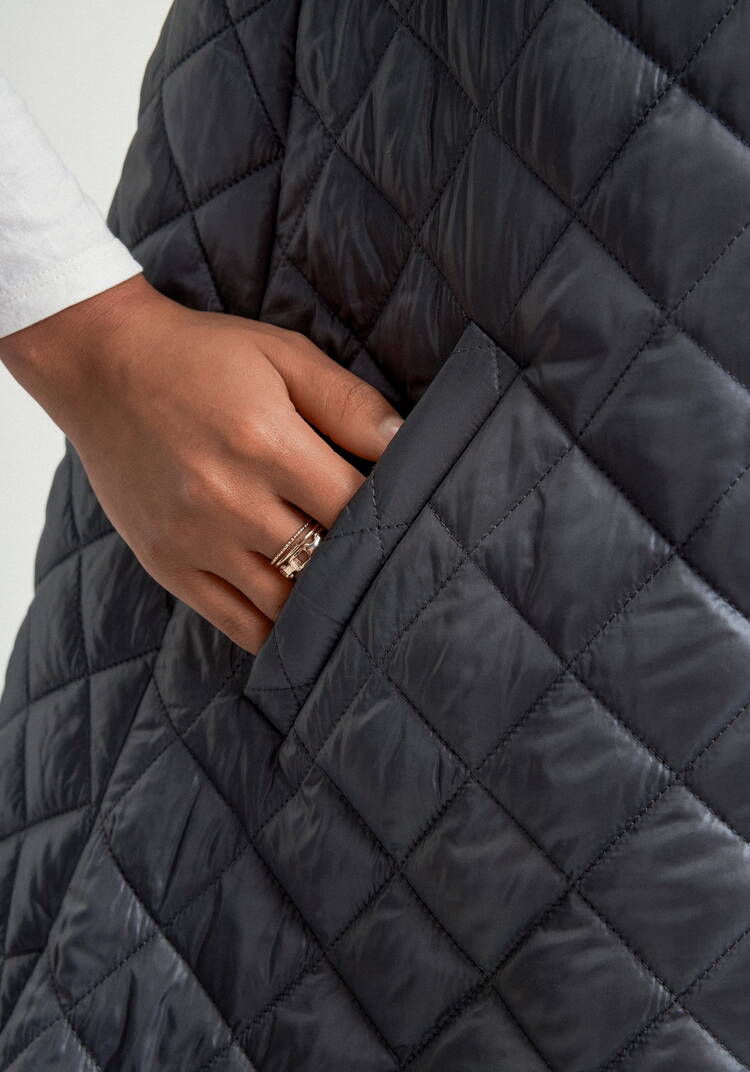 Жилет стёганый с ассиметричным низом шир.  750, рис. 16