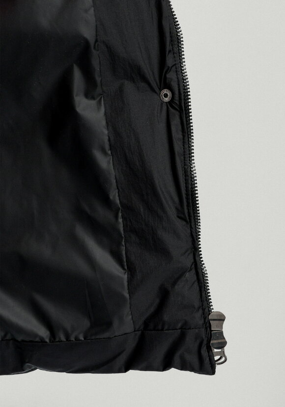 Пальто удлиненное с меховым капюшоном шир.  580, рис. 30