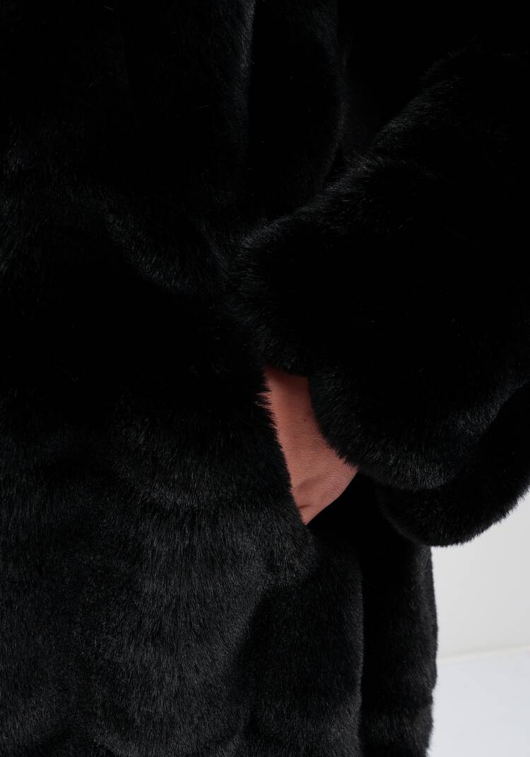 Шуба фактурная с капюшоном и брошью шир.  750, рис. 6