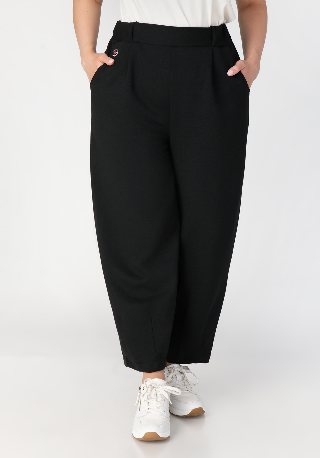 Брюки свободного кроя однотонные