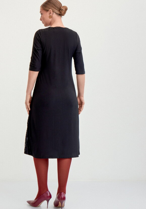 Платье из панбархата и трикотажа шир.  580, рис. 24