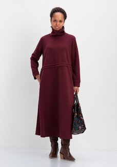 Платье из трикотажной ткани с кулиской