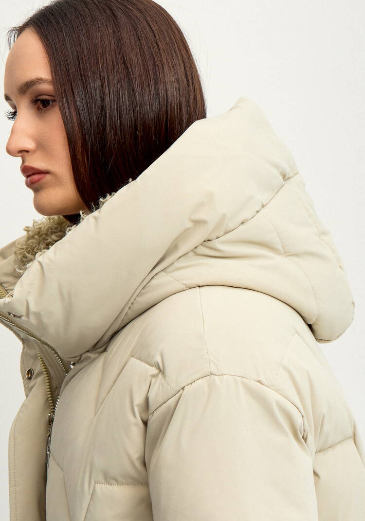 Пальто стеганое с меховой отделкой шир.  750, рис. 16