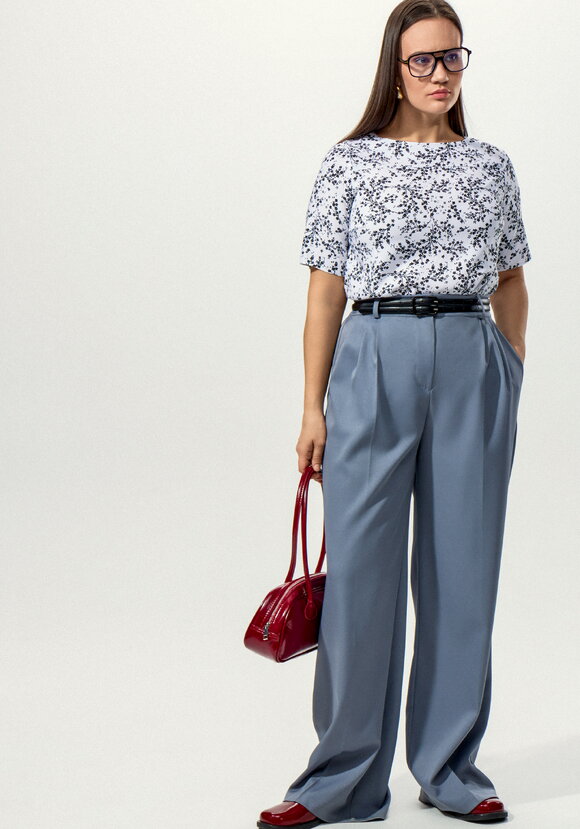 Блуза с пуговицей по спинке шир.  580, рис. 2