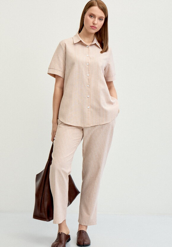 Блуза на пуговицах в вертикальную полоску шир.  580, рис. 2