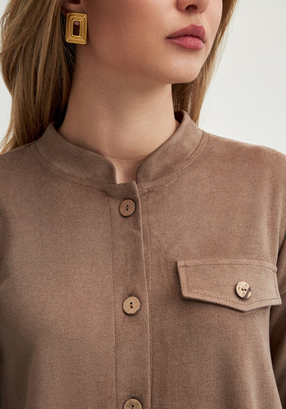 Платье-рубашка с плиссированной спинкой шир.  580, рис. 22