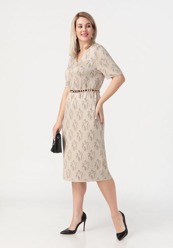 Платье с V-образным вырезом шир.  580, рис. 1