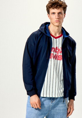 Толстовка с вышивкой