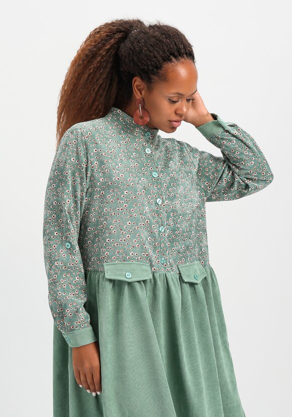 Платье комбинированное с воротником-стойкой шир.  580, рис. 31