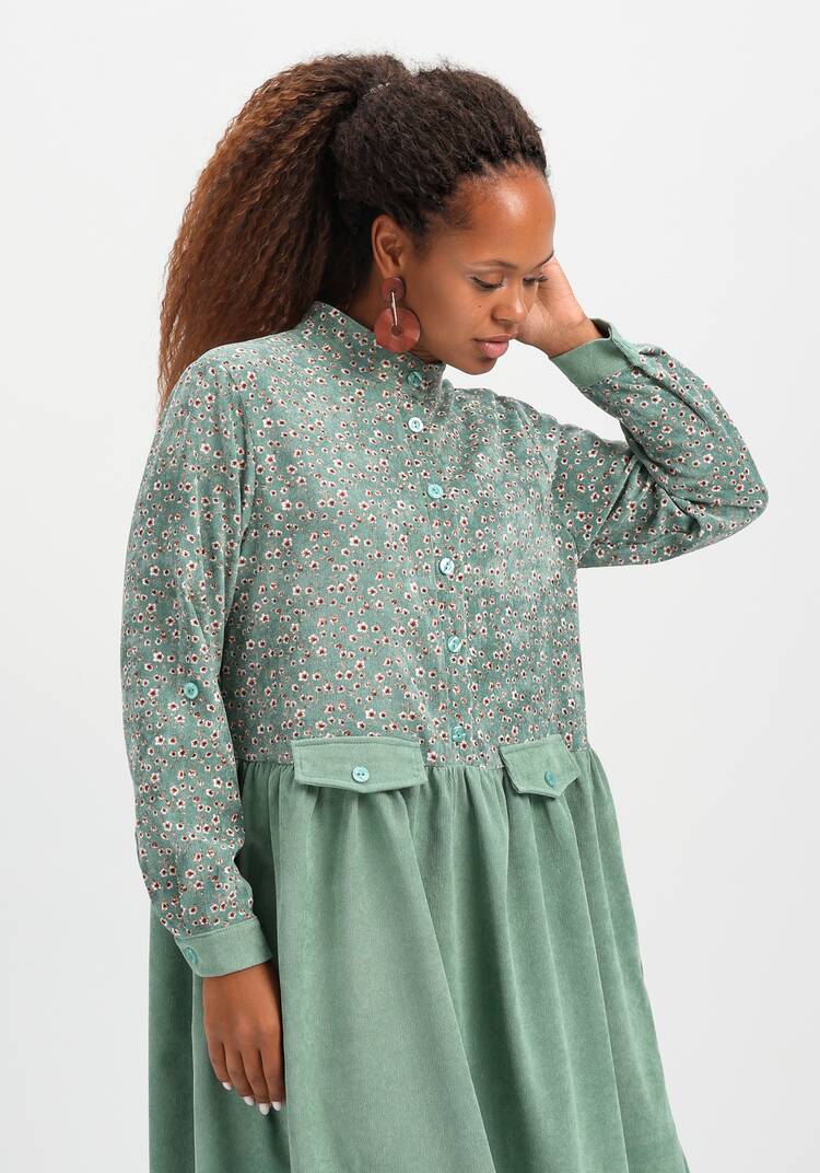 Платье комбинированное с воротником-стойкой шир.  750, рис. 31