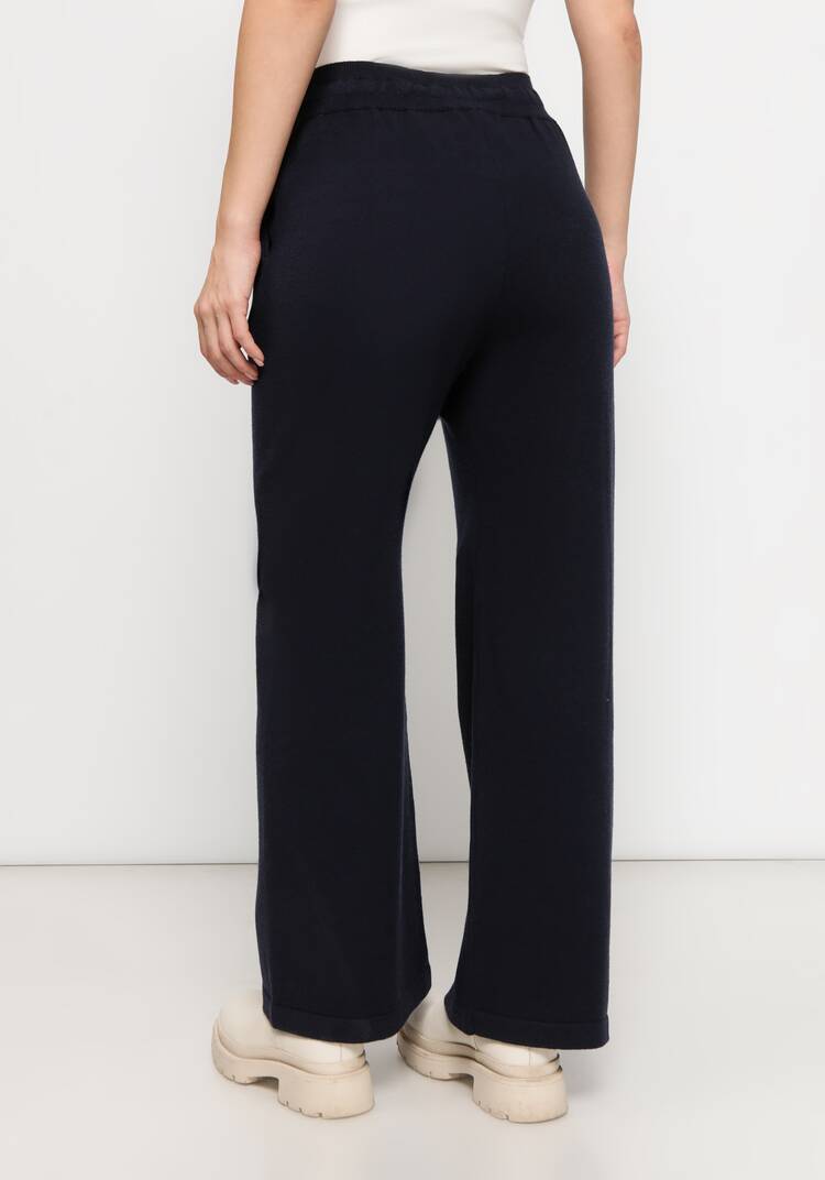 Брюки на резинке с вязаными карманами шир.  750, рис. 9