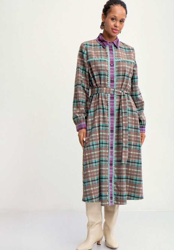 Платье-рубашка в клетку на пуговицах шир.  580, рис. 14