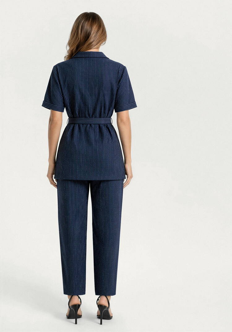 Костюм из жакета и брюк в полоску шир.  750, рис. 31