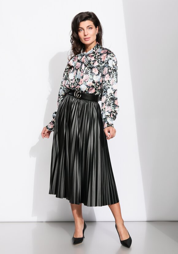 Блуза прямого силуэта с бантом шир.  580, рис. 22