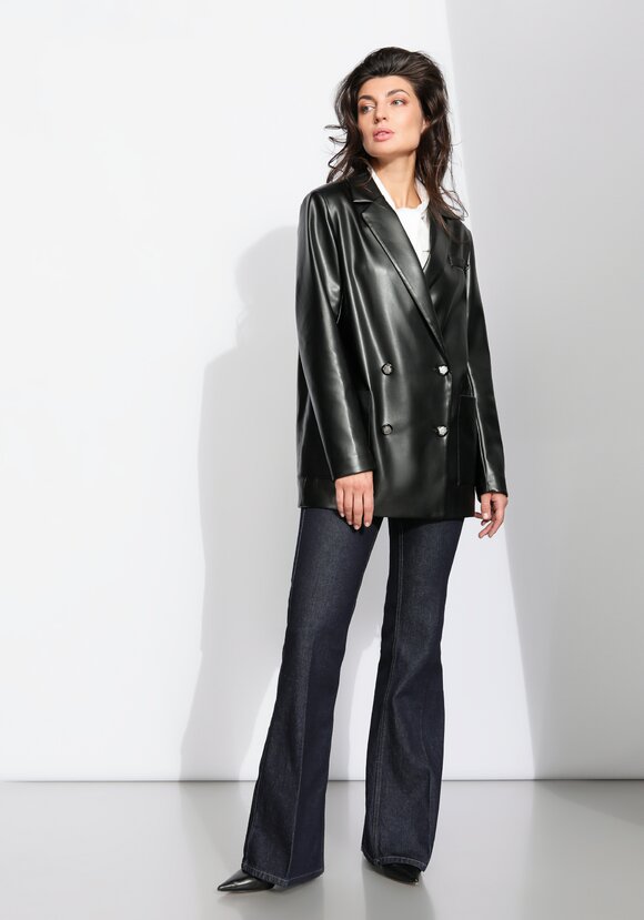 Пиджак двубортный из экокожи шир.  580, рис. 7