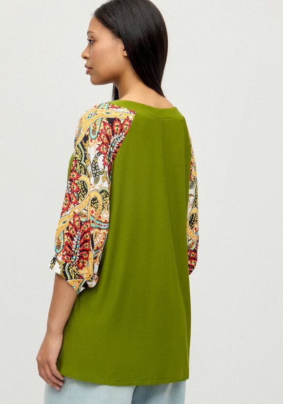 Блуза с цветными рукавами шир.  580, рис. 3