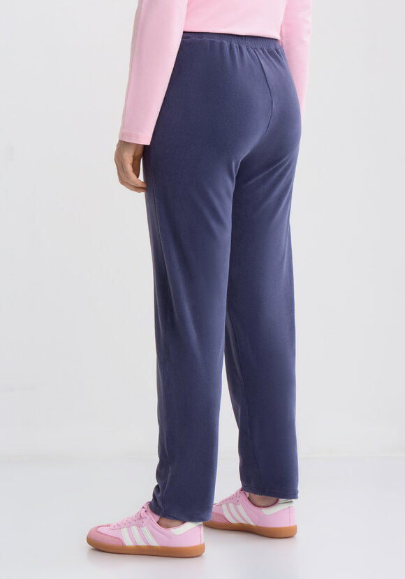 Брюки велюровые прямые на резинке по поясу шир.  580, рис. 45