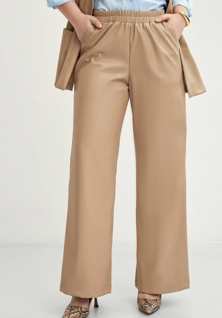 Брюки прямые из экo-кожи шир.  750, рис. 15