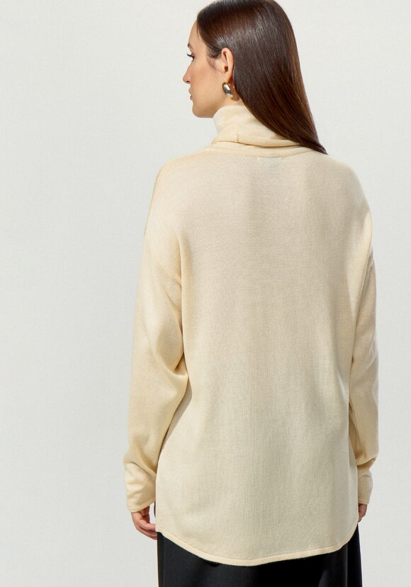 Удлиненная туника с воротником хомут шир.  580, рис. 10