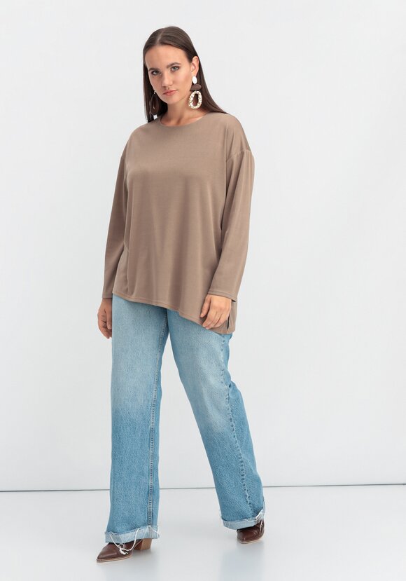 Лонгслив с асимметричным низом шир.  580, рис. 16