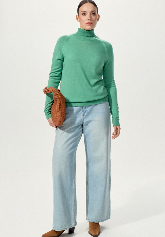 Джемпер с высоким воротником шир.  580, рис. 21