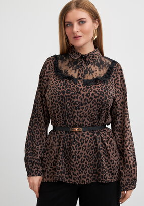 Блуза с анималистическим принтом и кружевом