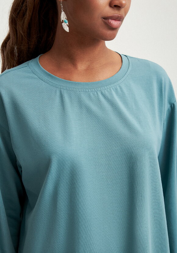 Туника свободного силуэта с разрезами шир.  580, рис. 23